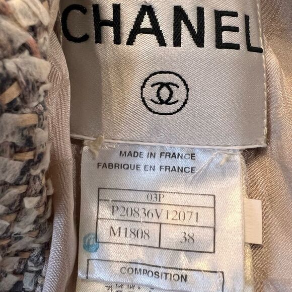CHANEL Textured Tweed Suit Size 38 - Picture 2 of 14